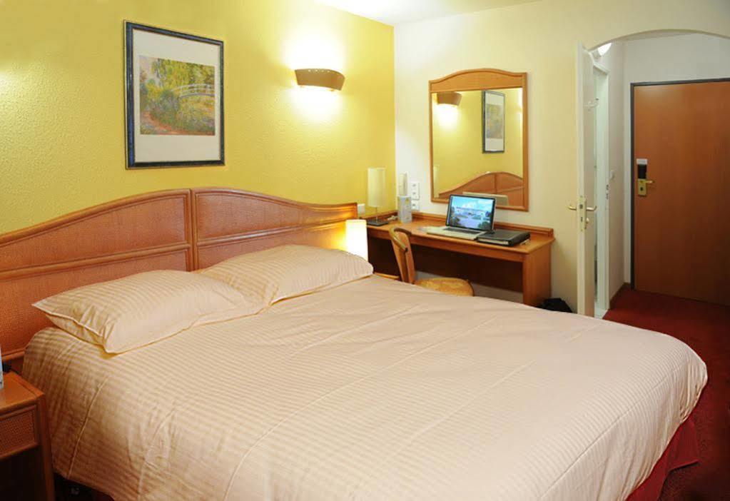 B&B Hotel Strasbourg Aeroport Holtzheim Exteriér fotografie